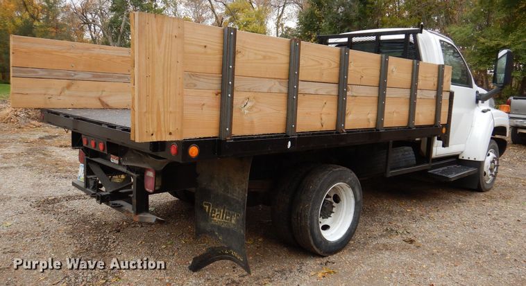 image for item KW9385 2004 Chevrolet C4500  dump flatbed truck