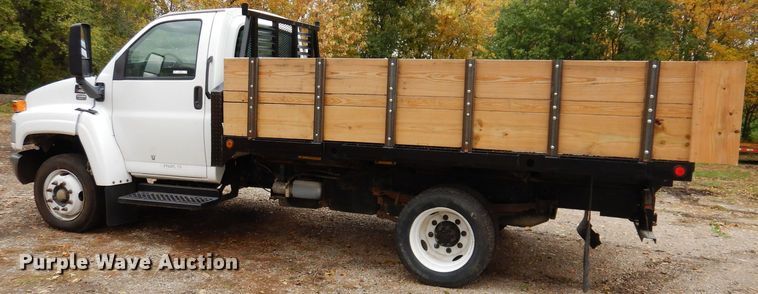 image for item KW9385 2004 Chevrolet C4500  dump flatbed truck