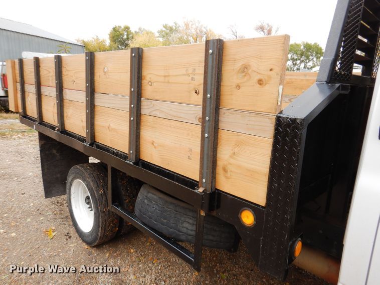 image for item KW9385 2004 Chevrolet C4500  dump flatbed truck