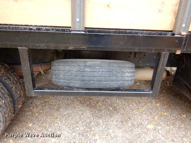 image for item KW9385 2004 Chevrolet C4500  dump flatbed truck