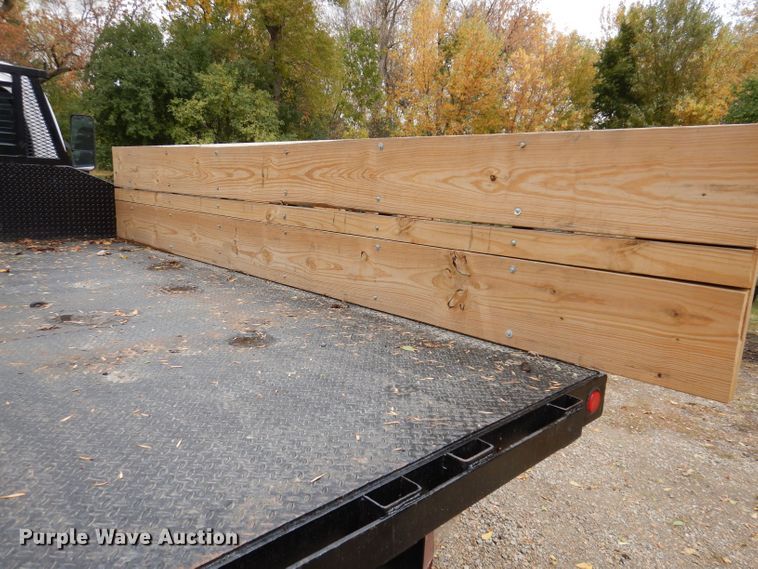 image for item KW9385 2004 Chevrolet C4500  dump flatbed truck