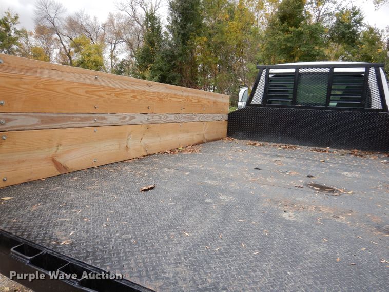 image for item KW9385 2004 Chevrolet C4500  dump flatbed truck