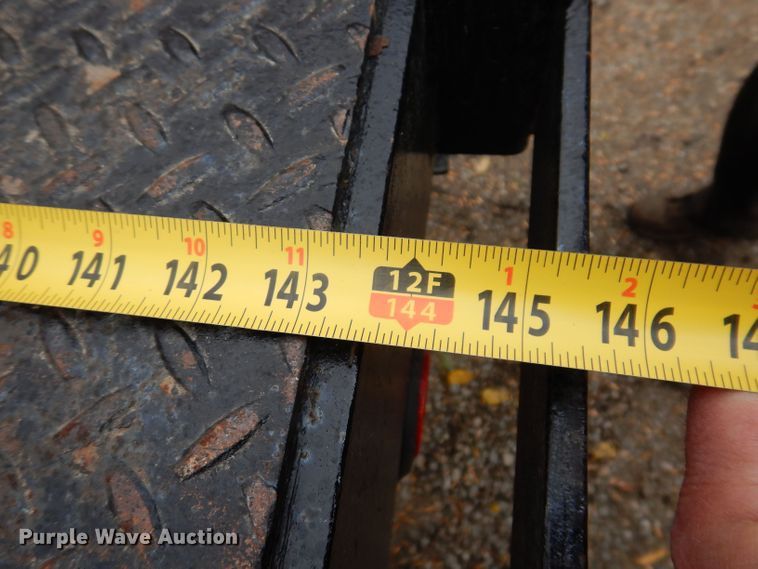 image for item KW9385 2004 Chevrolet C4500  dump flatbed truck