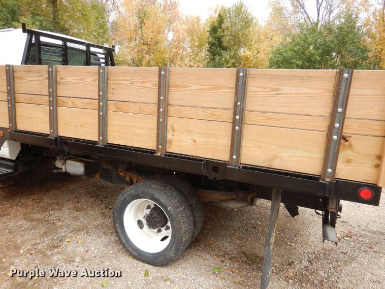 image for item KW9385 2004 Chevrolet C4500  dump flatbed truck