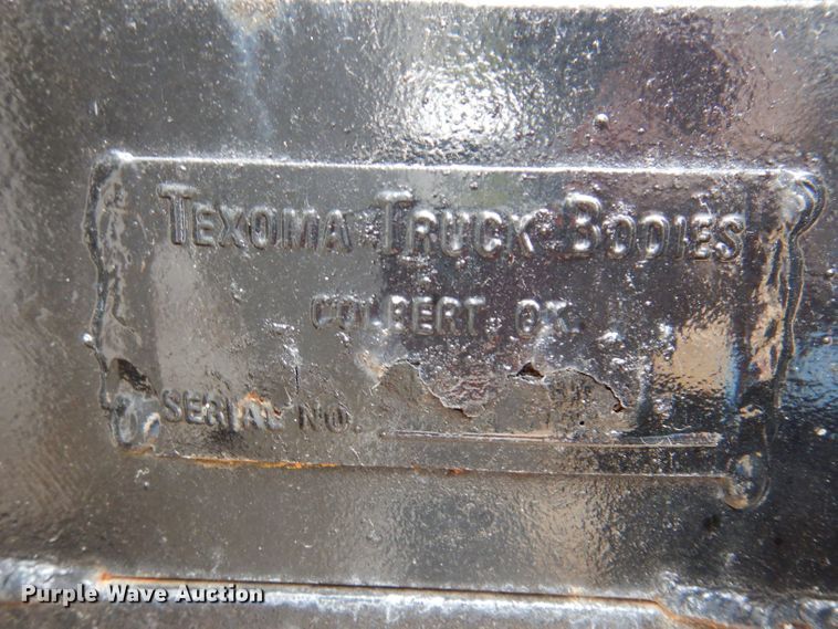 image for item KW9385 2004 Chevrolet C4500  dump flatbed truck