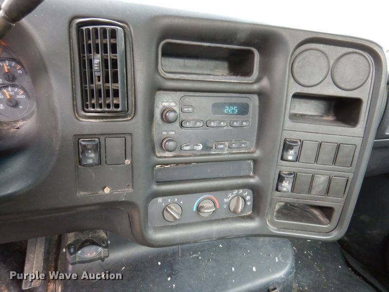 image for item KW9385 2004 Chevrolet C4500  dump flatbed truck