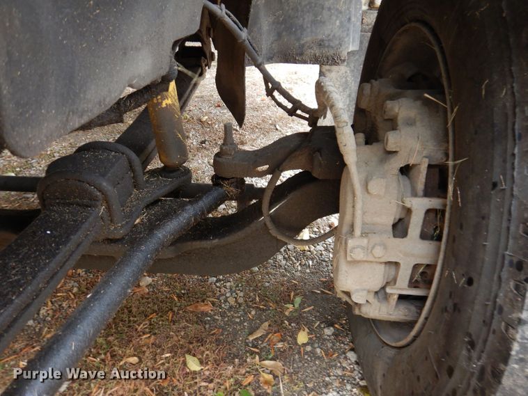 image for item KW9385 2004 Chevrolet C4500  dump flatbed truck