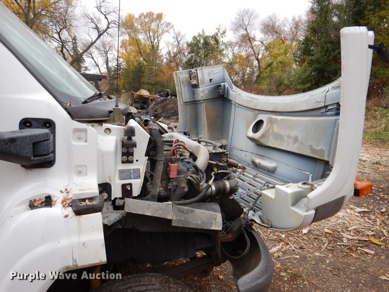 image for item KW9385 2004 Chevrolet C4500  dump flatbed truck