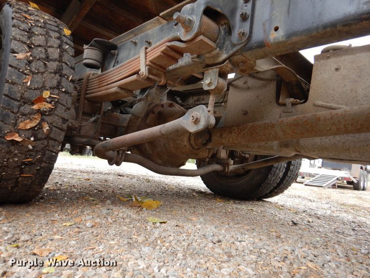 image for item KW9385 2004 Chevrolet C4500  dump flatbed truck