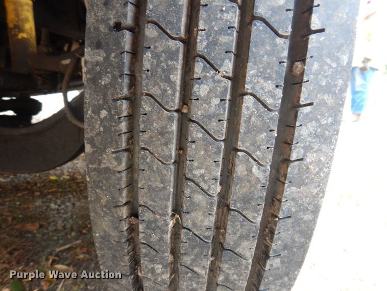 image for item KW9385 2004 Chevrolet C4500  dump flatbed truck