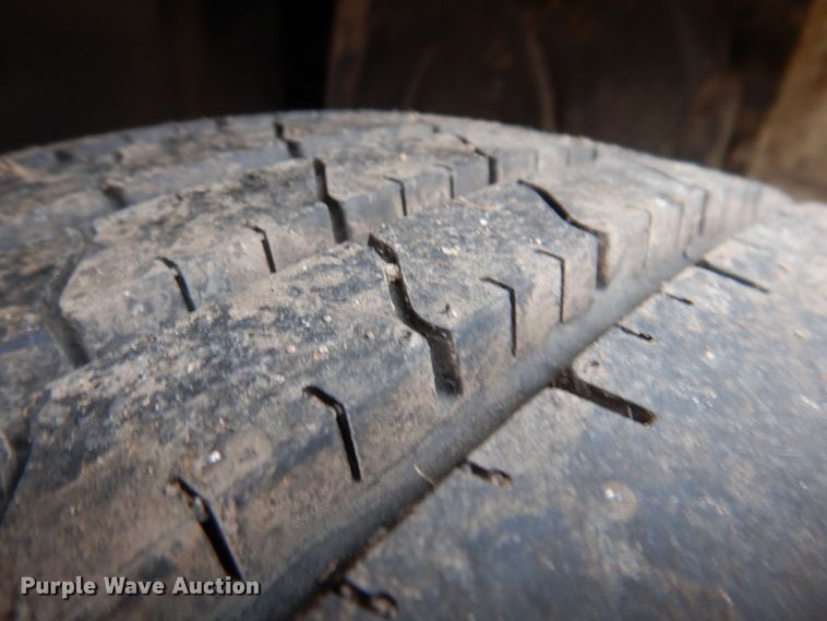 image for item KW9385 2004 Chevrolet C4500  dump flatbed truck