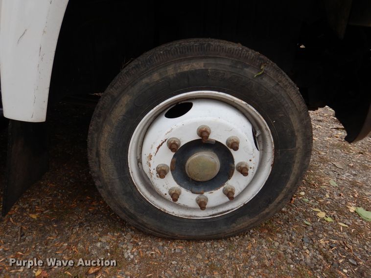 image for item KW9385 2004 Chevrolet C4500  dump flatbed truck