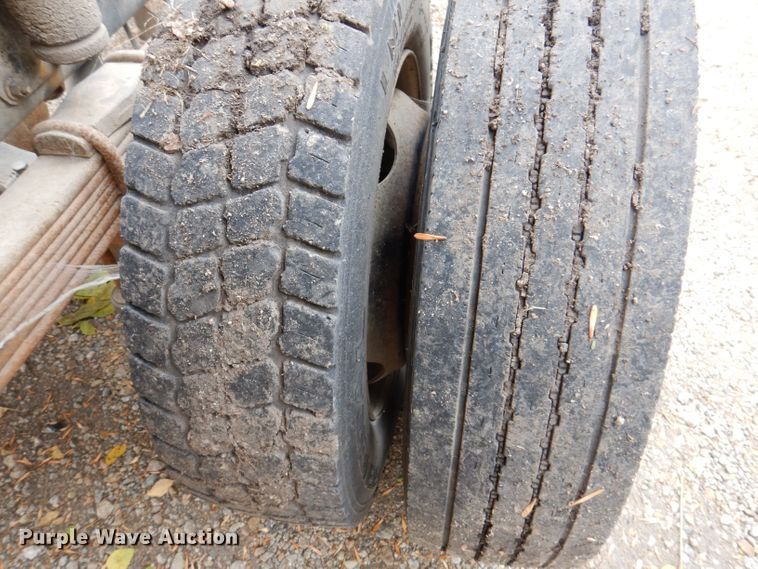 image for item KW9385 2004 Chevrolet C4500  dump flatbed truck