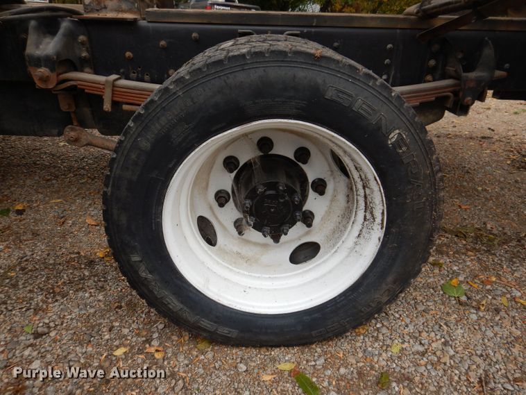 image for item KW9385 2004 Chevrolet C4500  dump flatbed truck