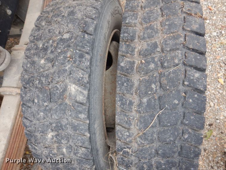 image for item KW9385 2004 Chevrolet C4500  dump flatbed truck