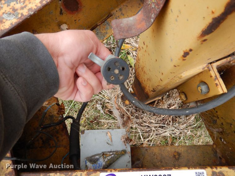 image for item KW9386 1992 Eager Beaver AP10  equipment trailer