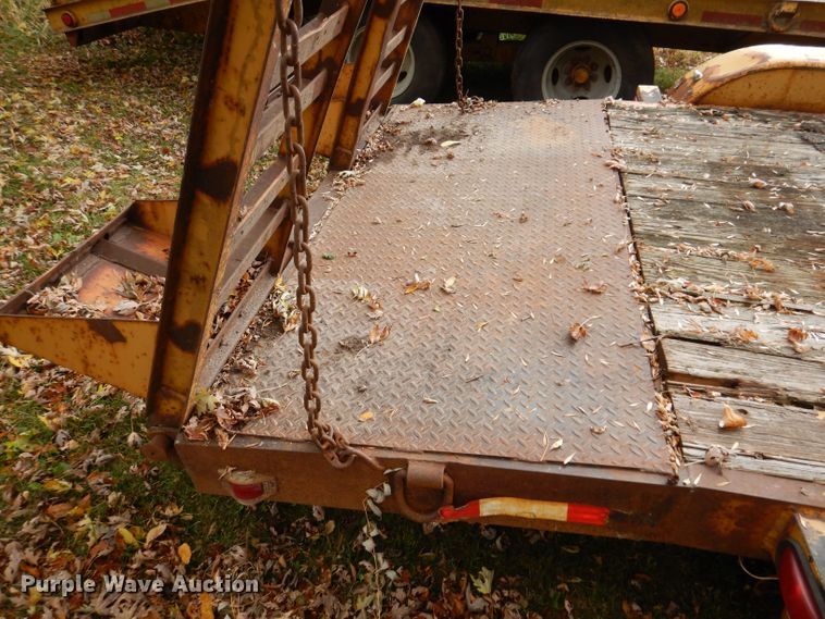 image for item KW9386 1992 Eager Beaver AP10  equipment trailer