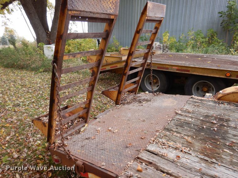 image for item KW9386 1992 Eager Beaver AP10  equipment trailer