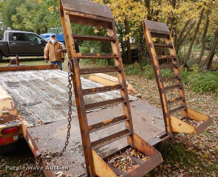 image for item KW9386 1992 Eager Beaver AP10  equipment trailer