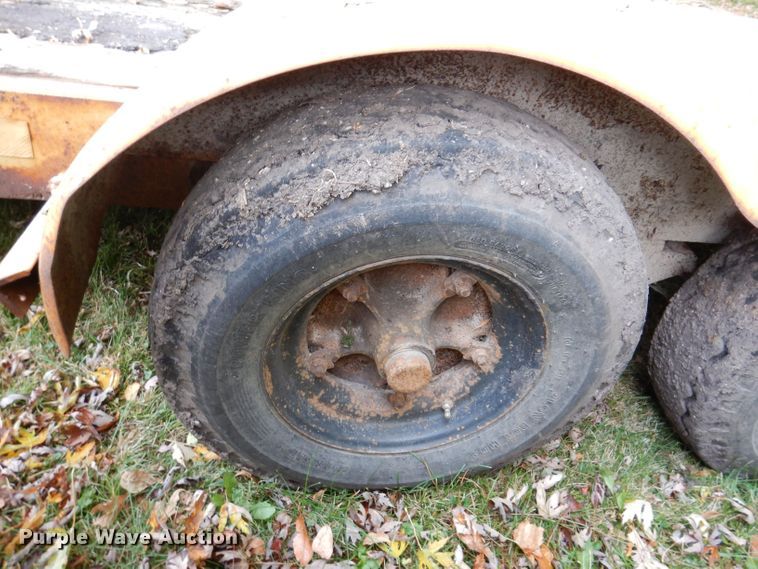 image for item KW9386 1992 Eager Beaver AP10  equipment trailer