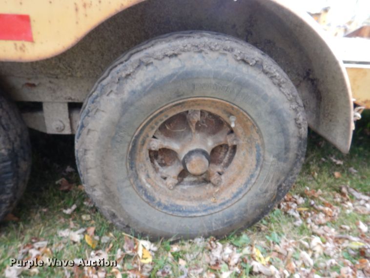 image for item KW9386 1992 Eager Beaver AP10  equipment trailer