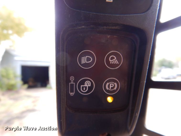 image for item KW9388 2006 Case 445  skid steer loader