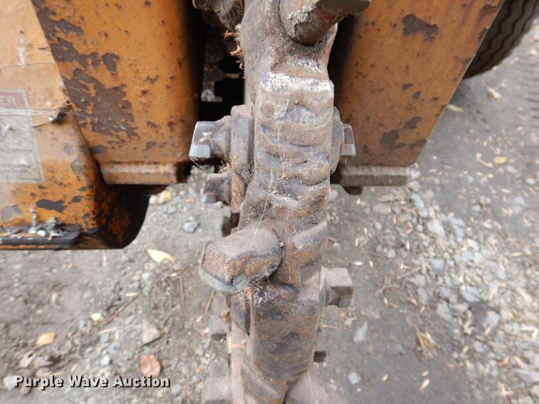 image for item KW9390 1996 Carlton 7200  stump grinder