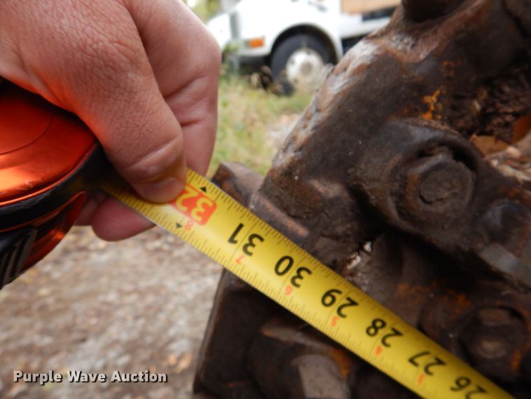 image for item KW9390 1996 Carlton 7200  stump grinder