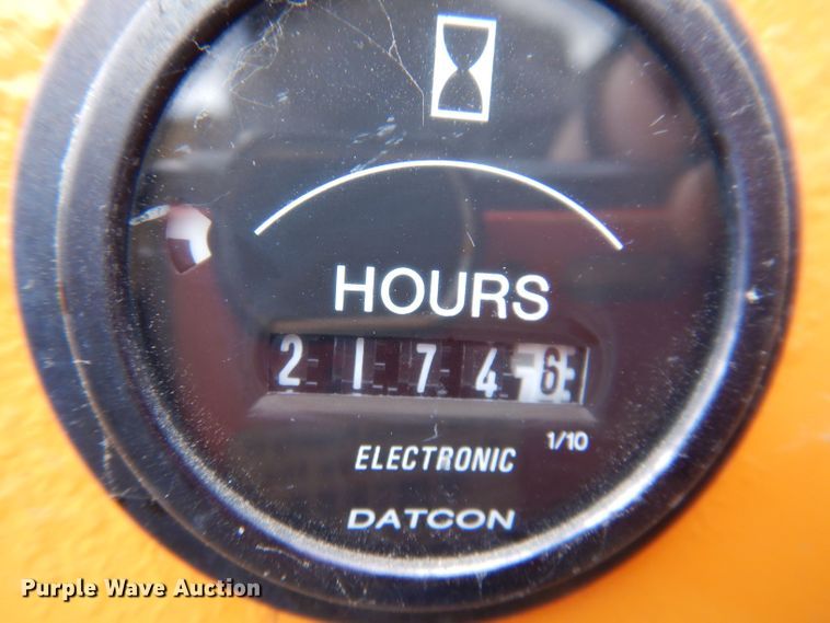 image for item KW9390 1996 Carlton 7200  stump grinder