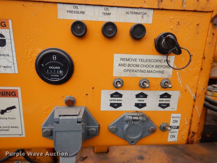 image for item KW9390 1996 Carlton 7200  stump grinder