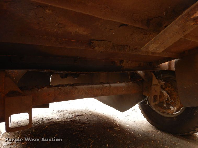 image for item KW9390 1996 Carlton 7200  stump grinder