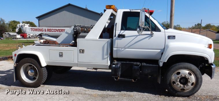 image for item KW9392 1999 Chevrolet C6500  tow truck