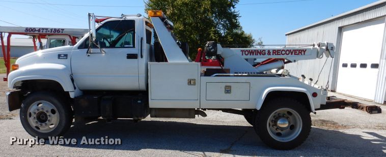image for item KW9392 1999 Chevrolet C6500  tow truck