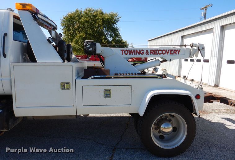 image for item KW9392 1999 Chevrolet C6500  tow truck