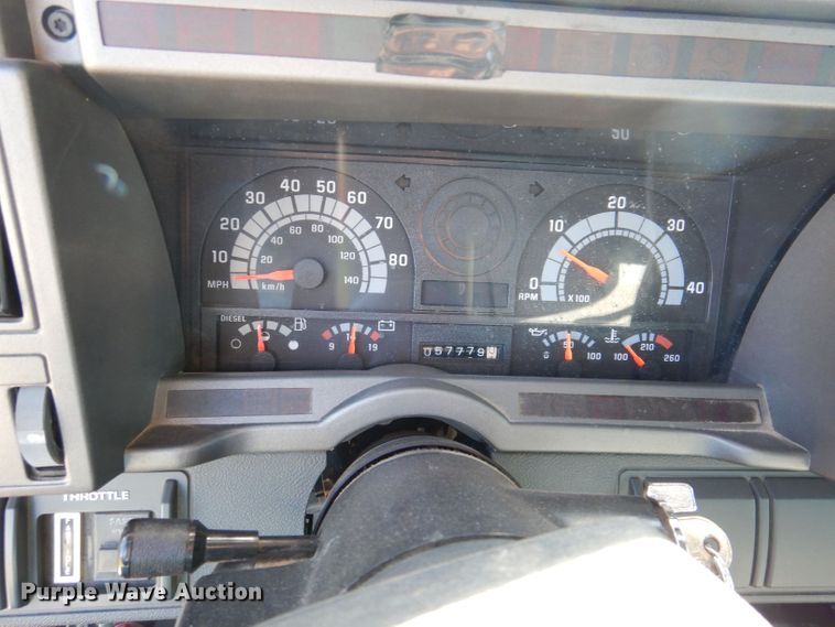 image for item KW9392 1999 Chevrolet C6500  tow truck