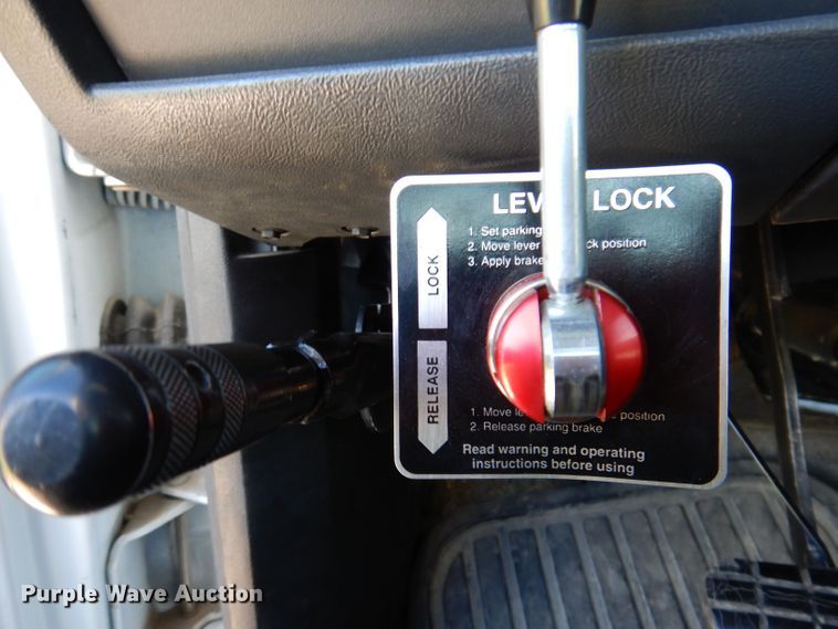 image for item KW9392 1999 Chevrolet C6500  tow truck