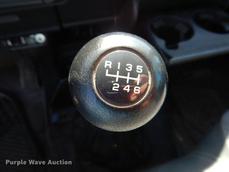 image for item KW9392 1999 Chevrolet C6500  tow truck