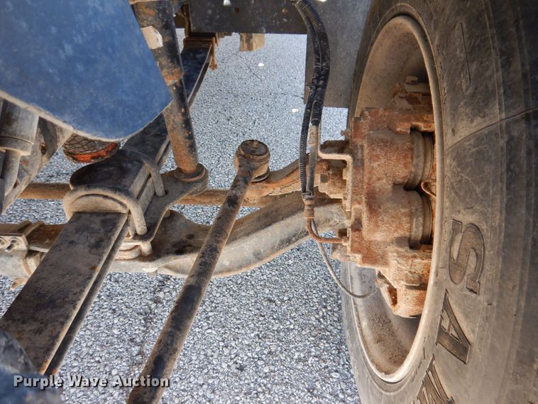 image for item KW9392 1999 Chevrolet C6500  tow truck