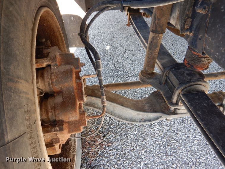 image for item KW9392 1999 Chevrolet C6500  tow truck