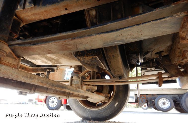 image for item KW9392 1999 Chevrolet C6500  tow truck