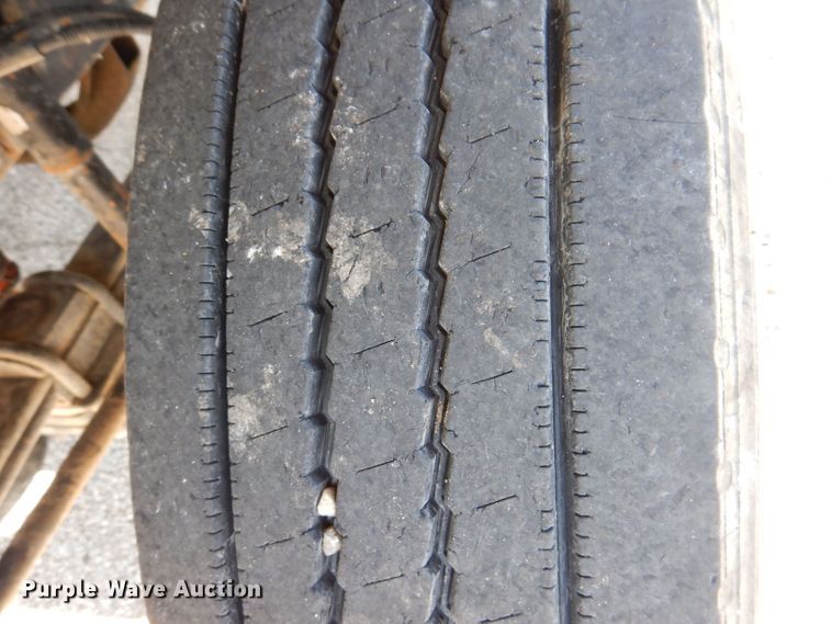 image for item KW9392 1999 Chevrolet C6500  tow truck