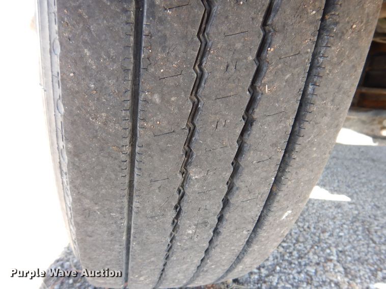 image for item KW9392 1999 Chevrolet C6500  tow truck