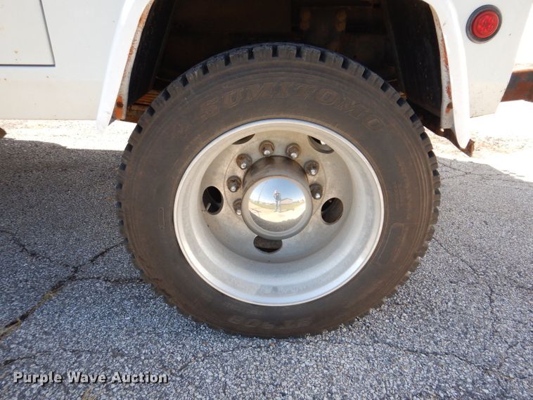 image for item KW9392 1999 Chevrolet C6500  tow truck