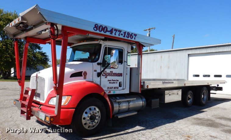 image for item KW9393 2013 Kenworth T370  car carrier truck