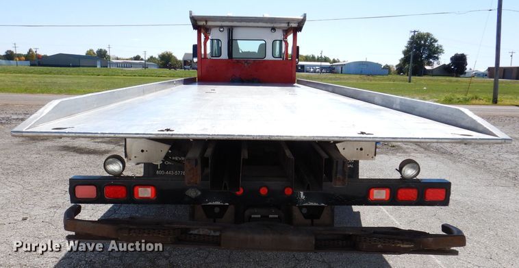 image for item KW9393 2013 Kenworth T370  car carrier truck