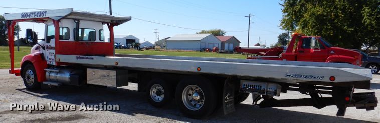 image for item KW9393 2013 Kenworth T370  car carrier truck