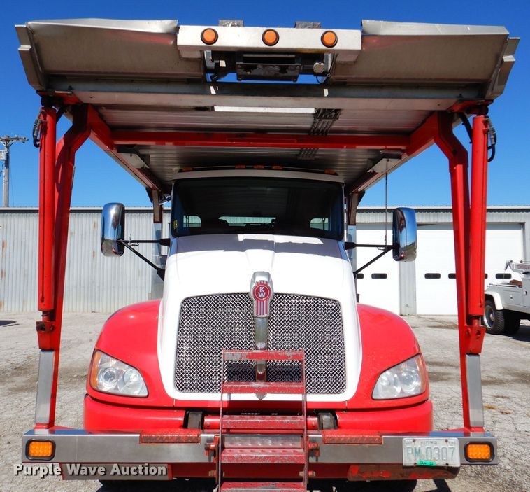 image for item KW9393 2013 Kenworth T370  car carrier truck