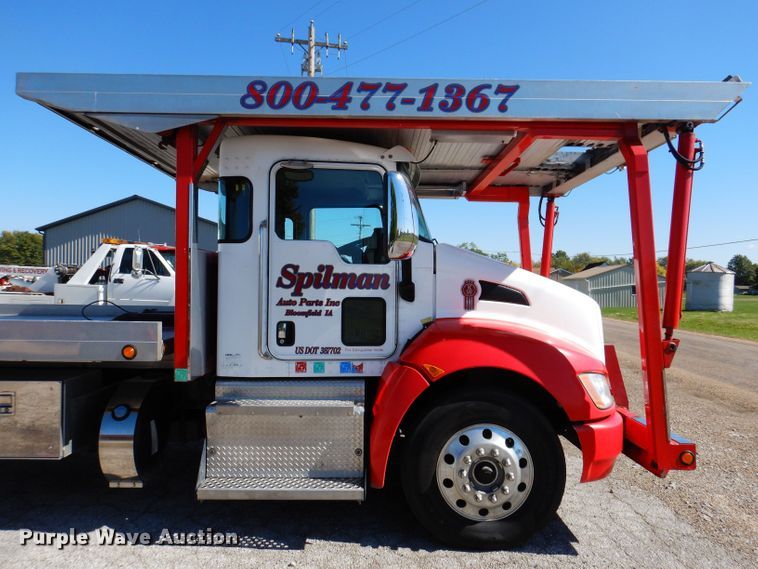 image for item KW9393 2013 Kenworth T370  car carrier truck