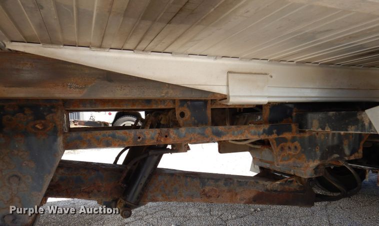 image for item KW9393 2013 Kenworth T370  car carrier truck