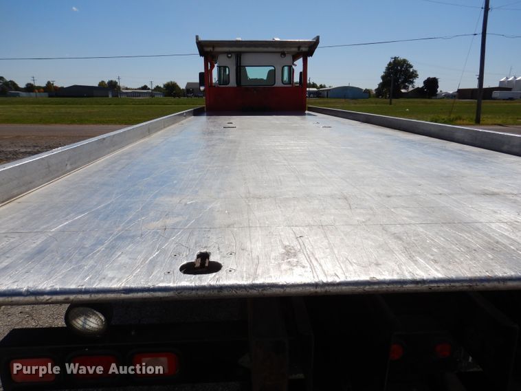 image for item KW9393 2013 Kenworth T370  car carrier truck